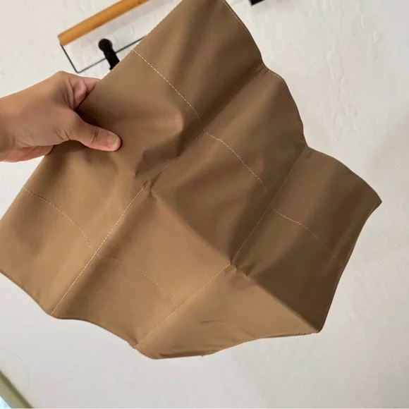 ToteSavvy Crossbody Diaper Bag Tan Brown Nylon Diaper Clutch with Changing Mat - Picture 6 of 6